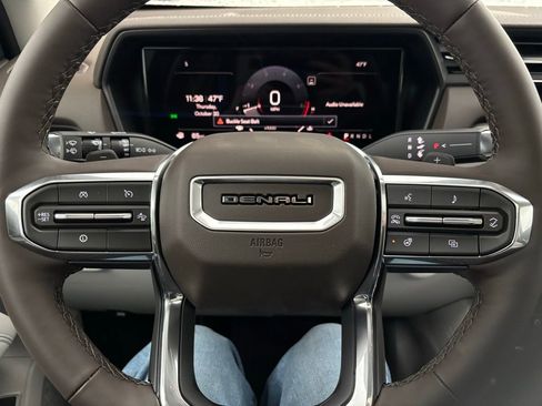 New 2026 GMC Terrain Denali w/ LPO, Black Badging Package image 24