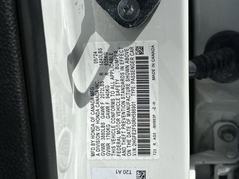 Used 2024 Honda Civic Sport image 2