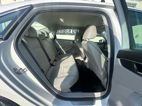 Used 2018 Volkswagen Passat 2.0T SE image 27
