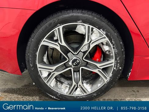 Used 2018 Kia Stinger GT2 image 10