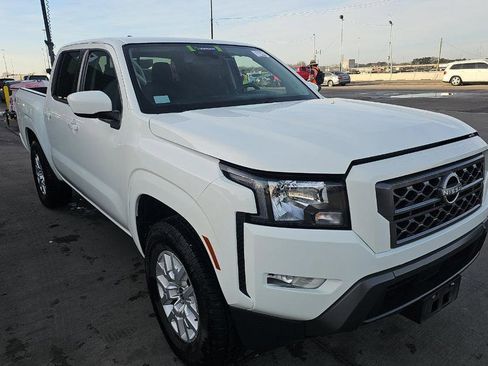 Used 2024 Nissan Frontier SV w/ SV Convenience Package image 2