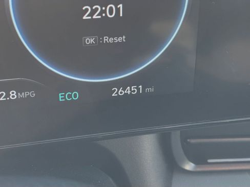 Used 2025 Hyundai Elantra Limited image 41