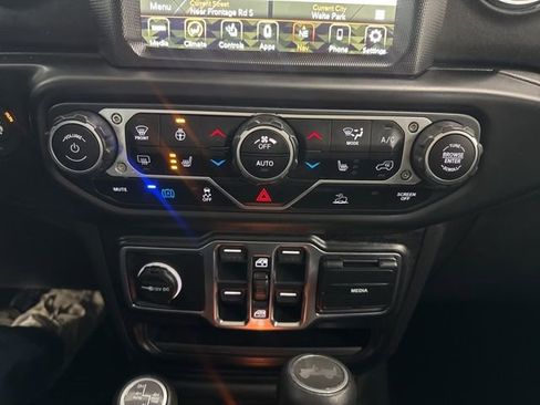 Used 2023 Jeep Wrangler Unlimited Sahara w/ Cold Weather Group image 43