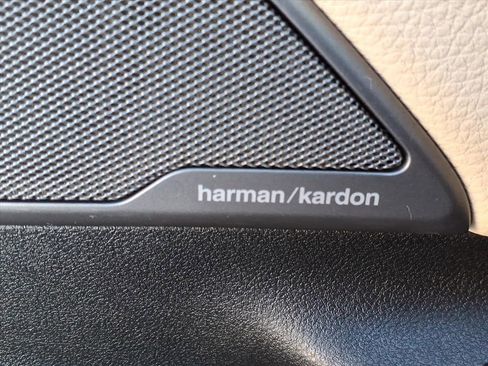 Used 2020 BMW 540i xDrive w/ Premium Package image 17