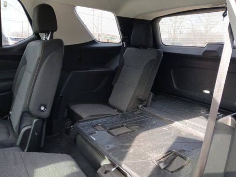 Used 2020 Chevrolet Traverse LT image 11