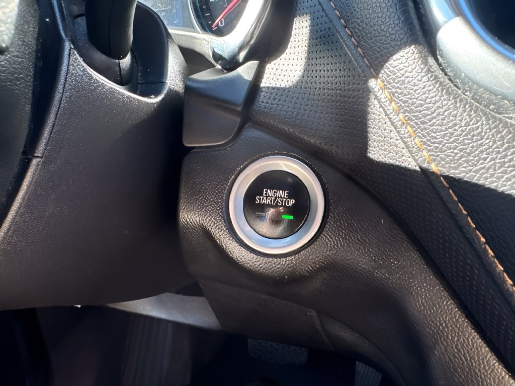 Used 2018 Chevrolet Equinox Premier FWD image 31
