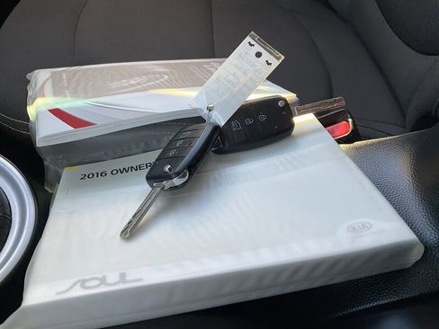 Used 2016 Kia Soul image 17