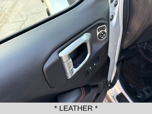 Used 2023 Jeep Gladiator Mojave w/ Cold Weather Group image 11