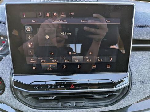 Used 2024 Jeep Compass Latitude image 14