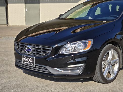 Used 2016 Volvo V60 T5 Premier image 13