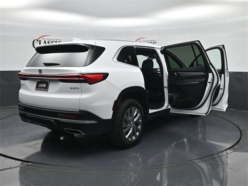 Used 2025 Buick Enclave Preferred image 33