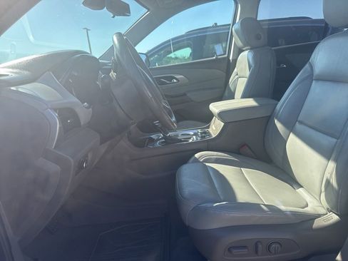 Used 2019 Chevrolet Traverse LT w/ LT Premium Package FWD image 13