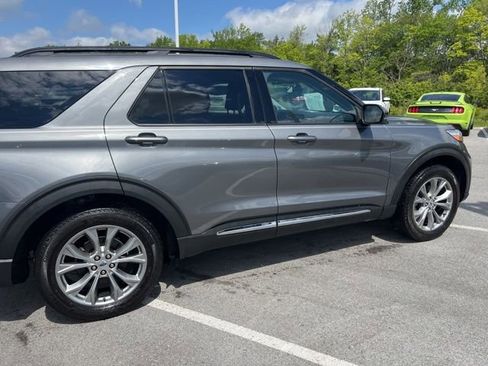 Used 2023 Ford Explorer XLT w/ Equipment Group 202A AWD/4WD image 10