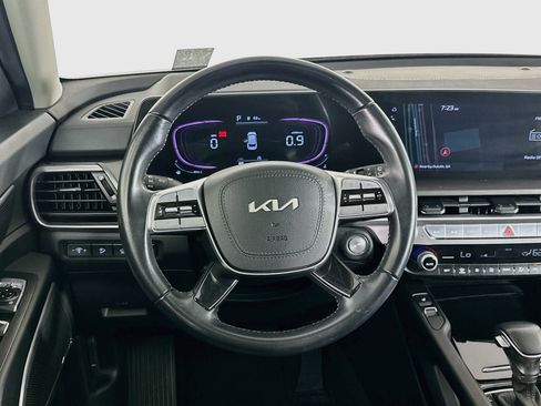 Used 2025 Kia Telluride S FWD image 18