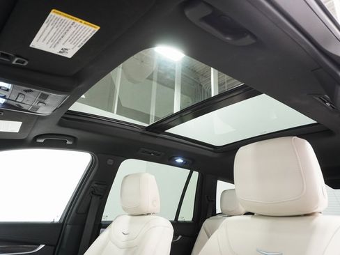 Used 2021 Cadillac XT6 Sport image 12