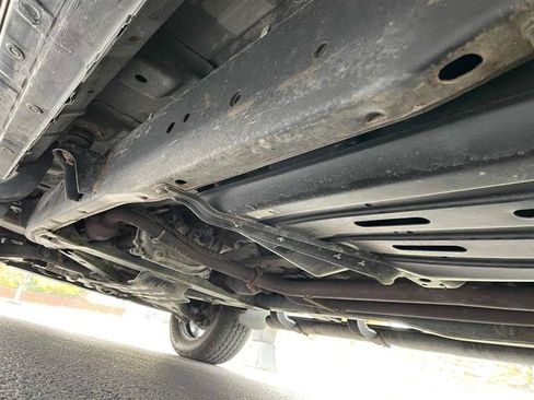 Used 2018 Nissan Titan SV w/ SV Convenience Package image 35