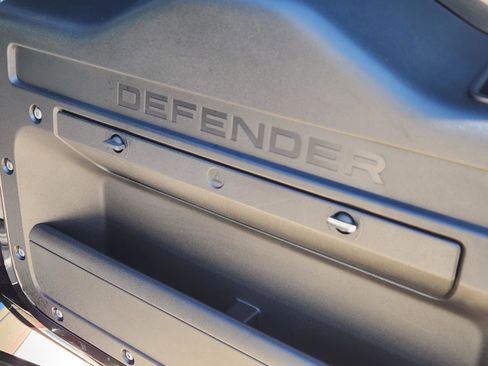 Certified 2025 Land Rover Defender 130 V8 AWD/4WD image 35