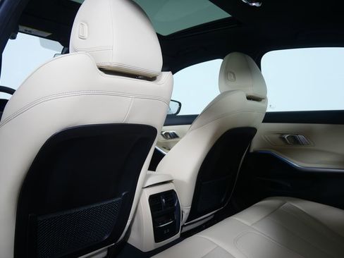 Certified 2023 BMW 330i Sedan w/ Premium Package image 18