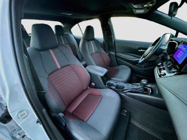 Used 2024 Toyota Corolla SE w/ SE Premium Package FWD image 27