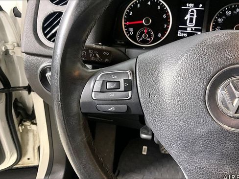 Used 2017 Volkswagen Tiguan S FWD image 14