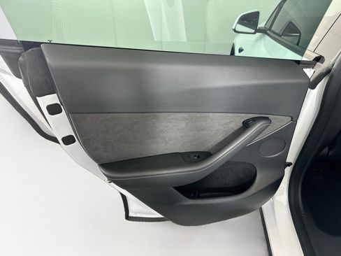 Used 2022 Tesla Model Y Performance AWD/4WD image 26