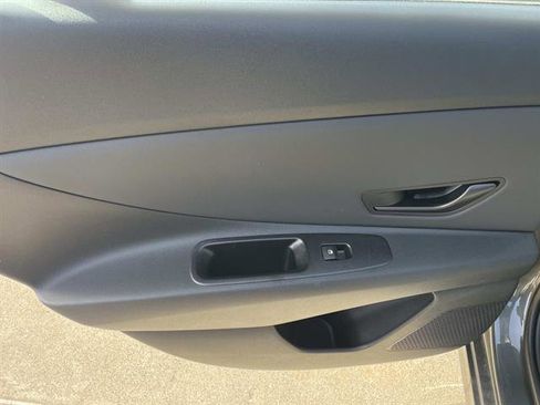 New 2026 Hyundai Elantra Limited FWD image 23