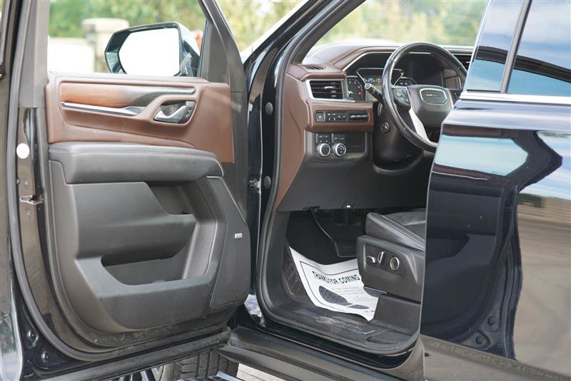 Used 2021 GMC Yukon Denali w/ Denali Premium Package AWD/4WD image 54