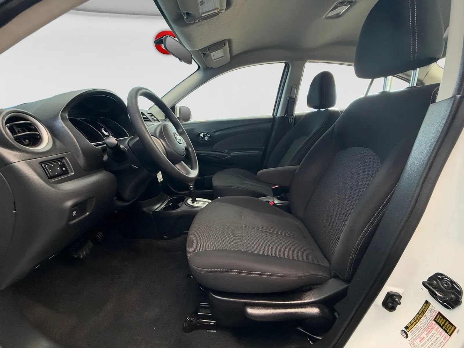 Used 2014 Nissan Versa SV FWD image 13