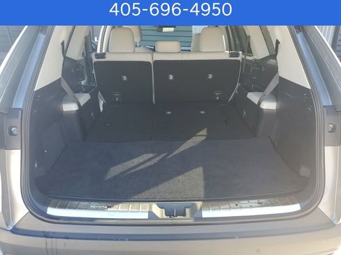 Used 2025 Toyota Grand Highlander AWD Hybrid image 16