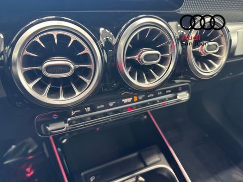 Used 2021 Mercedes-Benz GLB 250 GLB 250 image 18