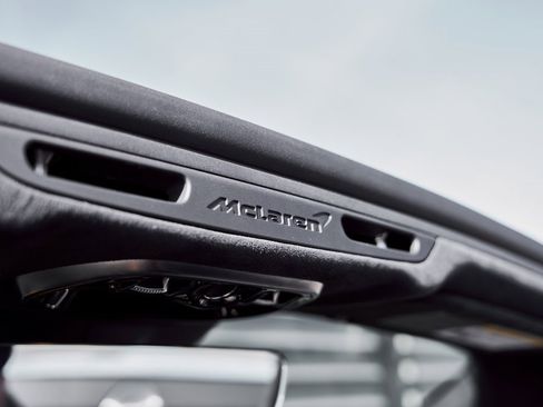 Used 2025 McLaren Artura Spider image 73