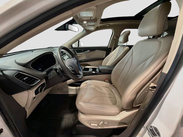 Used 2018 Lincoln MKX Reserve AWD/4WD image 19