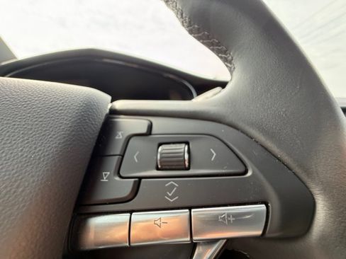 Used 2025 Cadillac XT6 Luxury FWD image 29