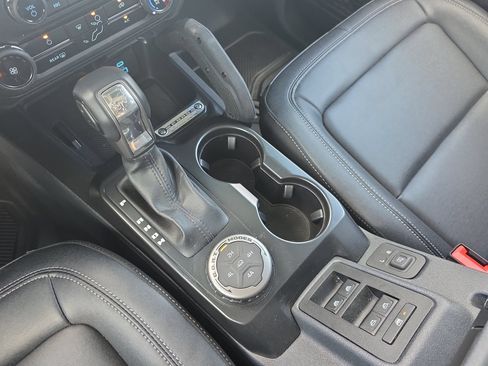 Used 2025 Ford Bronco Badlands AWD/4WD image 24