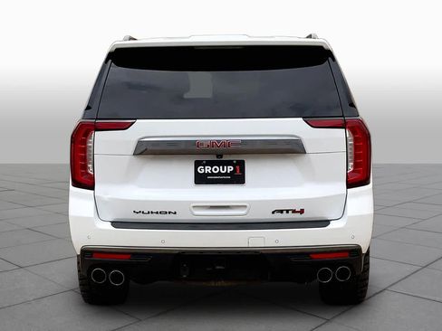 Used 2024 GMC Yukon XL AT4 w/ AT4 Premium Plus Package AWD/4WD image 8