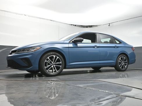 New 2025 Volkswagen Jetta Sport image 34