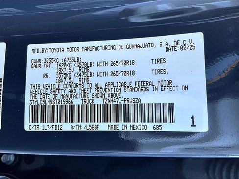 Used 2025 Toyota Tacoma TRD Off-Road image 32