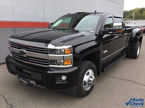 Used 2016 Chevrolet Silverado 3500 High Country w/ Duramax Plus Package image 6
