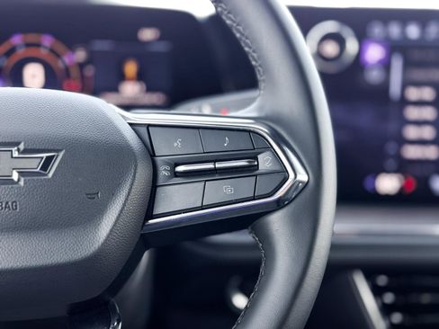 Certified 2025 Chevrolet Suburban Z71 image 14