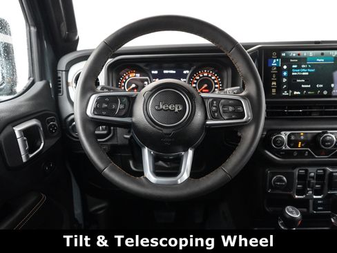 Used 2024 Jeep Wrangler Sahara image 9