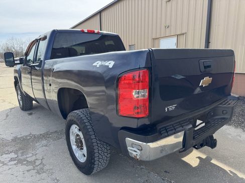 Used 2011 Chevrolet Silverado 2500 W/T w/ Snow Plow Prep Package image 6