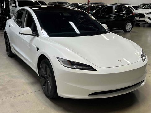Used 2025 Tesla Model 3 Long Range image 3