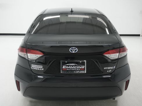 Used 2024 Toyota Corolla LE FWD image 5