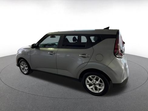 Used 2025 Kia Soul LX w/ LX Technology Package image 10