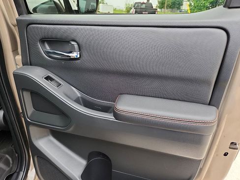 Used 2023 Nissan Frontier PRO-4X w/ Pro Convenience Package image 13