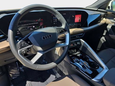 Used 2025 Audi Q5 Premium w/ Convenience Package AWD/4WD image 19