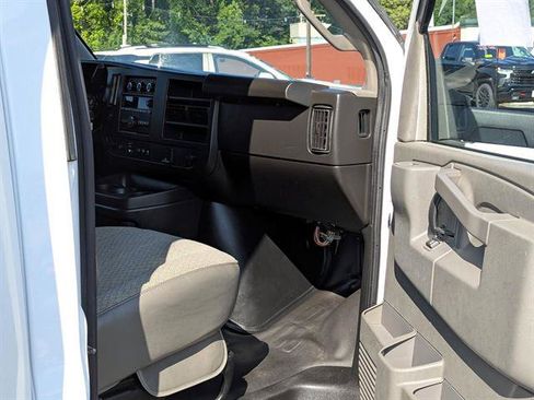 Used 2023 Chevrolet Express 3500 w/ Power Convenience Package RWD image 40