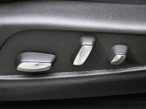 Certified 2024 Cadillac XT5 Sportv w/ LPO, Floor Liner Package AWD/4WD image 11