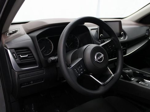 Used 2023 Nissan Rogue S image 13