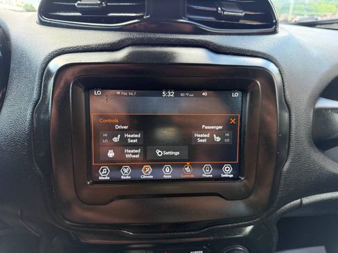 Used 2021 Jeep Renegade Latitude w/ Convenience Group AWD/4WD image 15